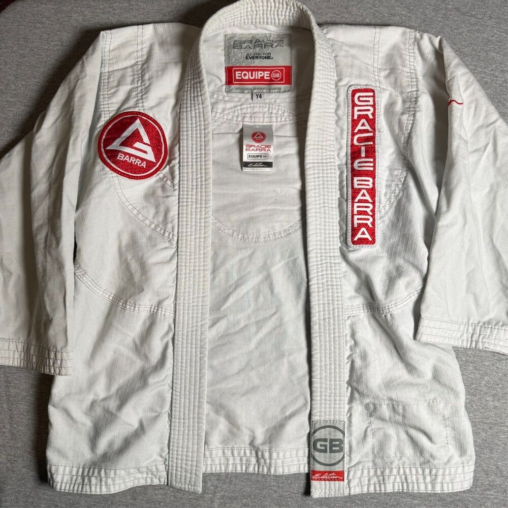 Gracie Barra BJJ Gi Jacket Size Y4 White Equipe GB Edition Jiu Jitsu Kimono Top